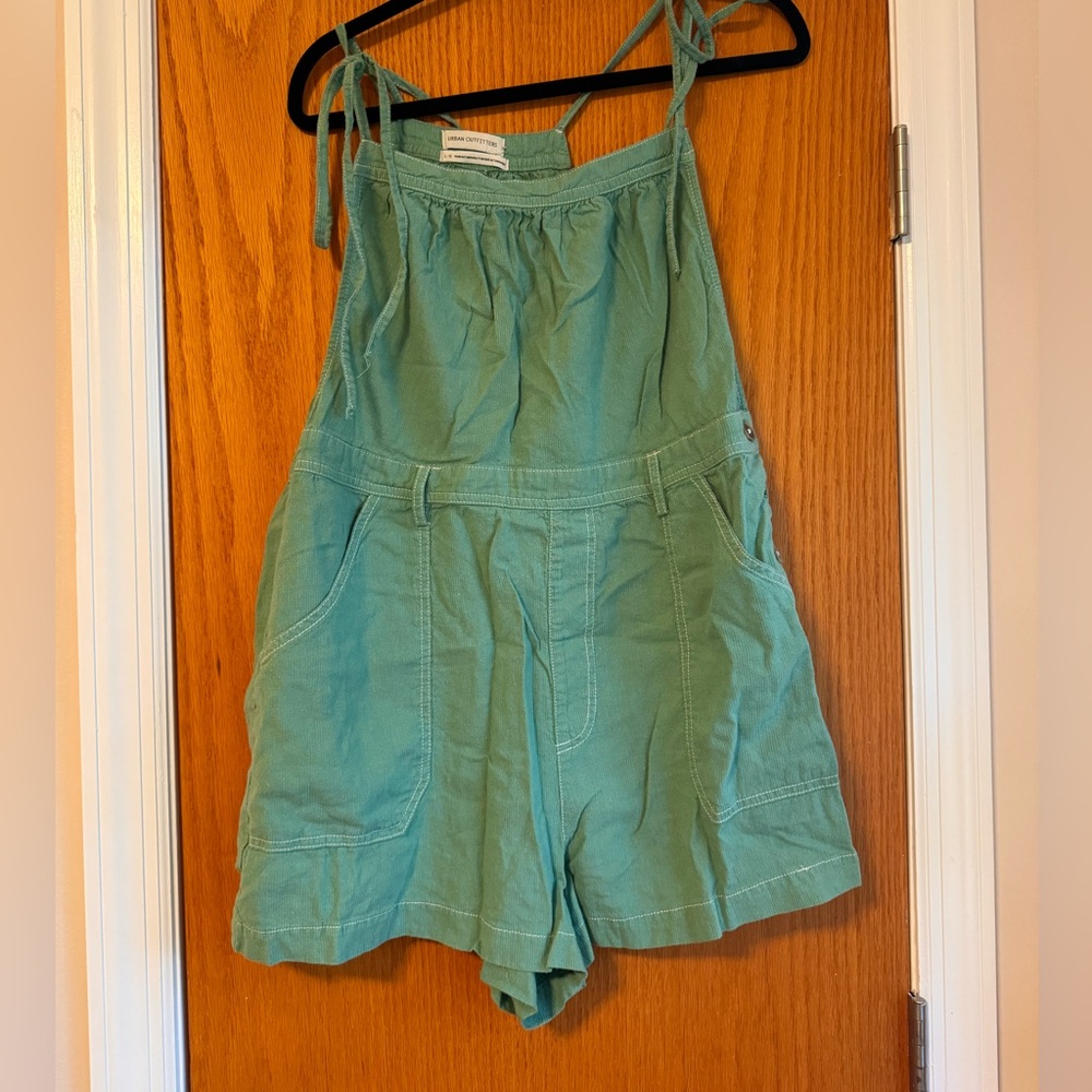 Urban outfitters - women’s romper